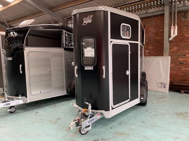 Ifor Williams Trailers Ifor Williams HB511 Double Horse Trailer - Twin ...